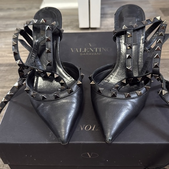 Valentino Black Studded Heels with Cage Design 37.5. - Picture 2 of 5